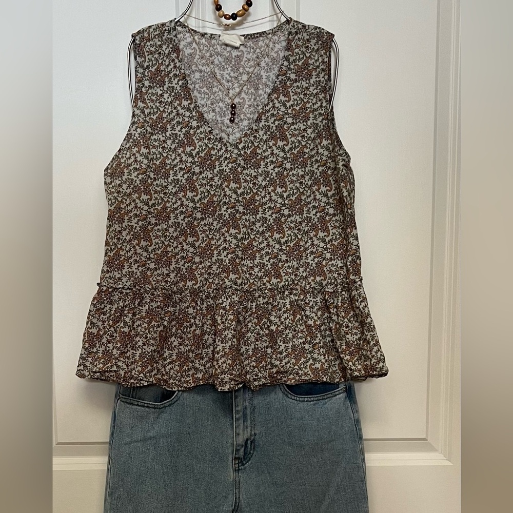 Natural Life size small floral print v-neck tank blouse with ruffles